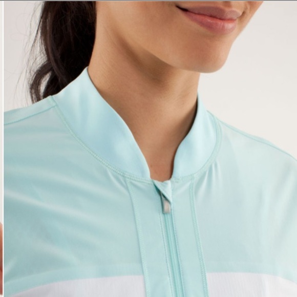 Lululemon Water Resistant Off the Court Light Zip Up Jacket - Picture 4 of 15